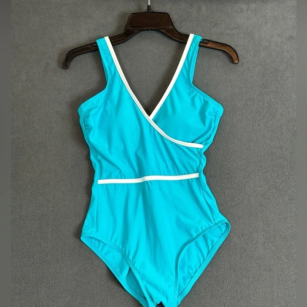 Miraclesuit x Talbots Women One Piece Light Control Swimsuit Size::6